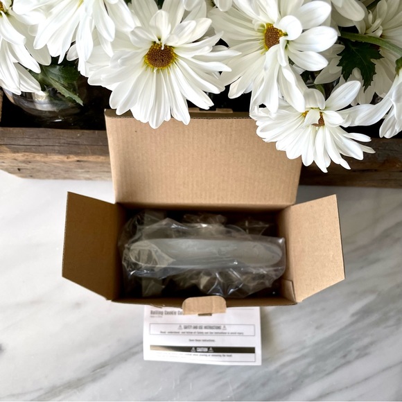 Pampered Chef•NIB•Rolling Cookie Cutter w/ (3) Changeable Stainless-Steel Heads - Picture 11 of 16